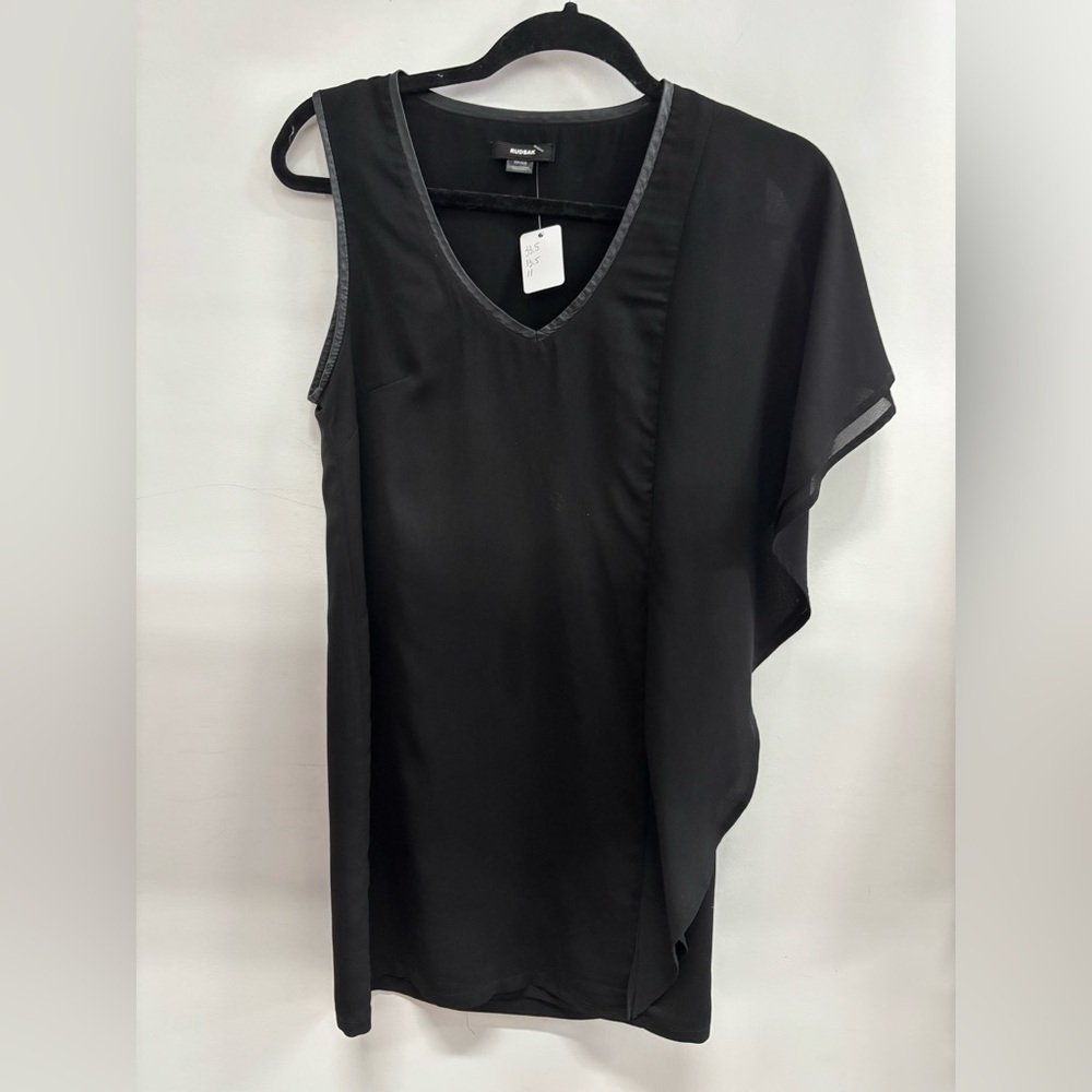 RUDSAK Black Asymmetrical Sleeveless Dress